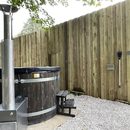 Rustic Sleeps 6 Yorkshire Dales With Hot Tub * Middlesmoor