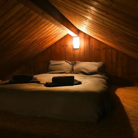 Rustic Sleeps 6 Yorkshire Dales With Hot Tub